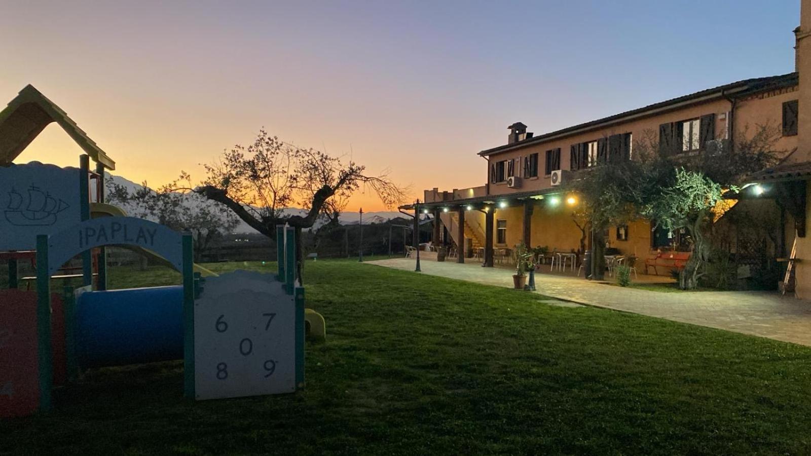 Il Podere Degli Asinelli Città Sant'Angelo Exterior foto